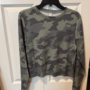 NWT L BP Camouflage Long Sleeve Top
